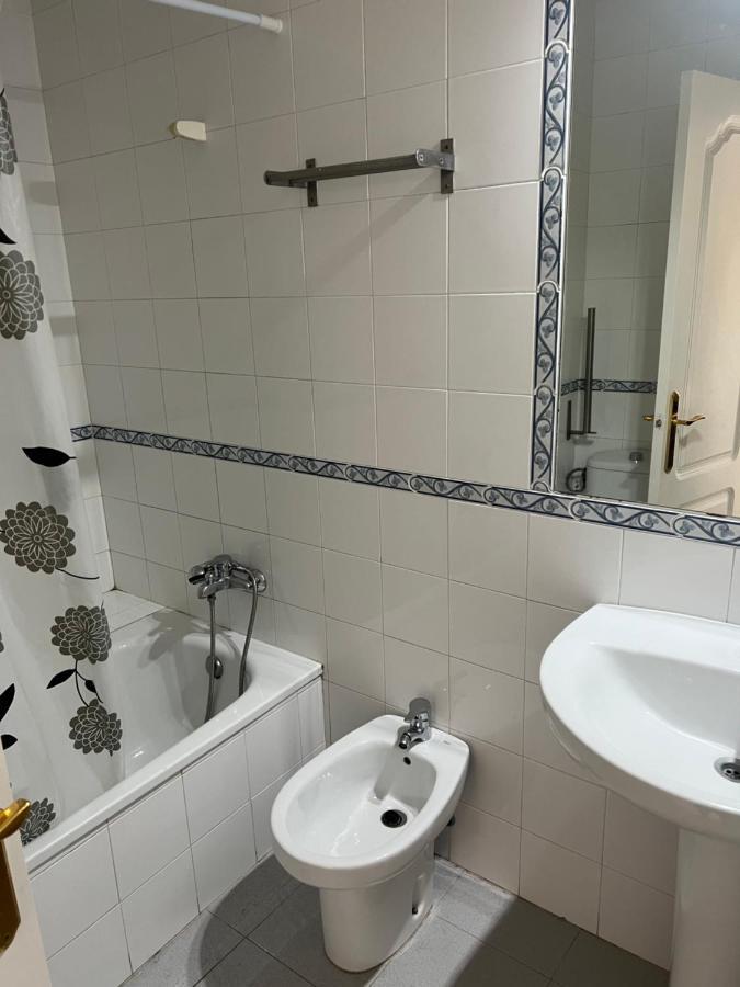 Piso De 3 Dormitorios Con Garaje Jerez de la Frontera Exterior foto
